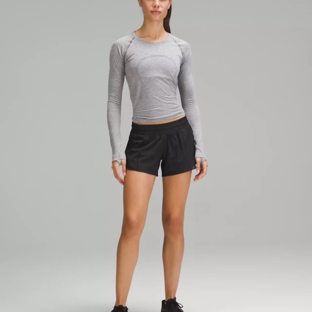 NWT! Lululemon Size 2 Hotty Hot HR Short 4” *Lined